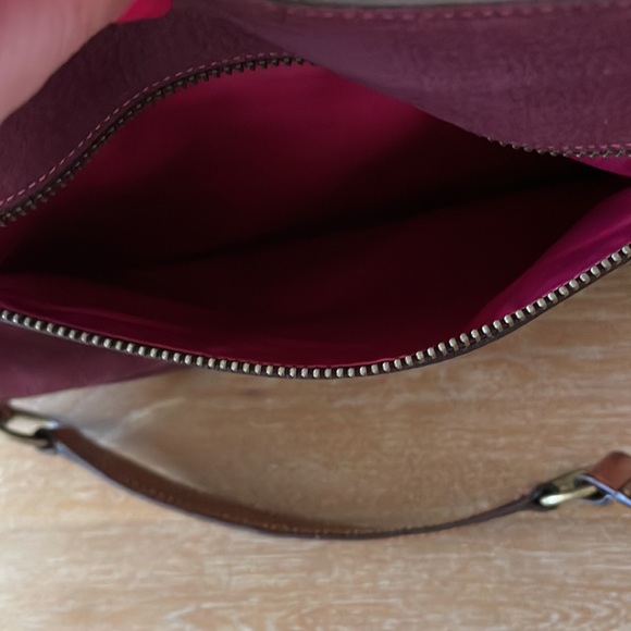 Beautiful Vintage Aubergine Pebbled Leather Messenger Bag - Picture 14 of 16